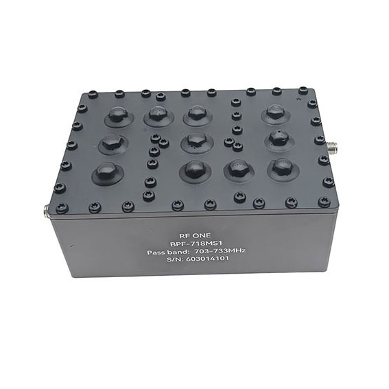 703-733 MHz SMA母 带通滤波器
